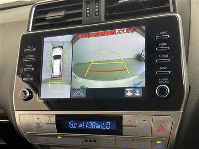 2022 Toyota LAND CRUISER PRADO photo 4