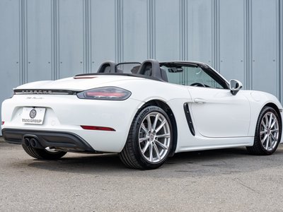 2017 Porsche 718 thumbnail 17