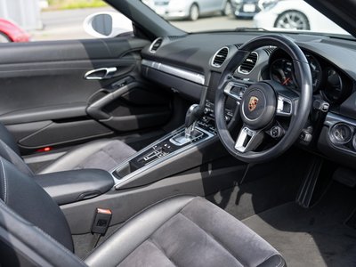 2017 Porsche 718 thumbnail 50