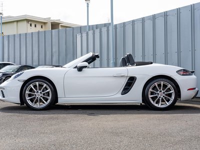 2017 Porsche 718 thumbnail 31