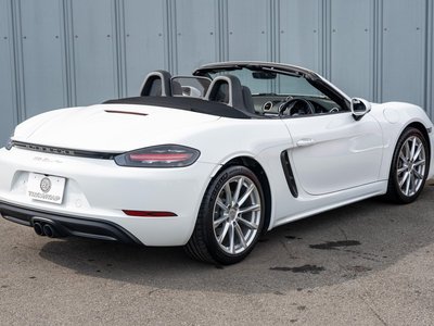 2017 Porsche 718 thumbnail 38