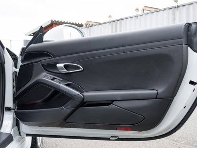 2017 Porsche 718 thumbnail 27