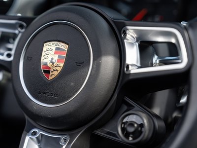 2017 Porsche 718 thumbnail 40
