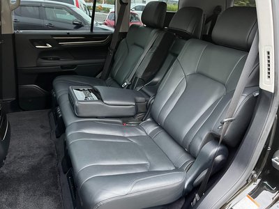 2016 Lexus LX thumbnail 22
