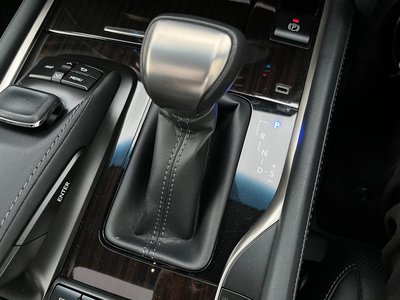 2016 Lexus LX thumbnail 36