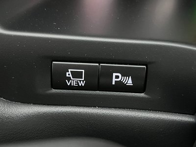 2016 Lexus LX thumbnail 76