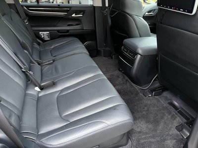 2016 Lexus LX thumbnail 64