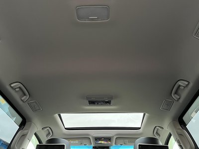 2016 Lexus LX thumbnail 34