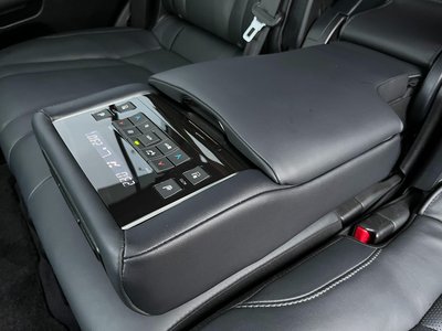 2016 Lexus LX thumbnail 65
