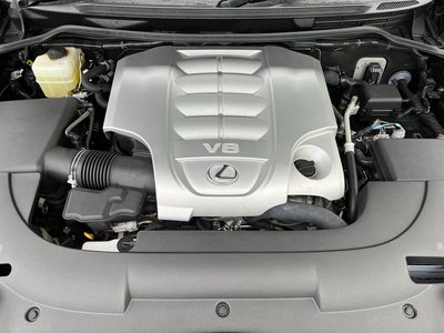 2016 Lexus LX thumbnail 26