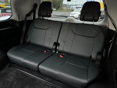 2016 Lexus LX thumbnail 23