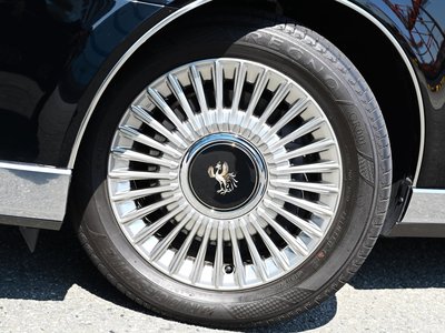 صورة 10 لـ 2020 Toyota CENTURY