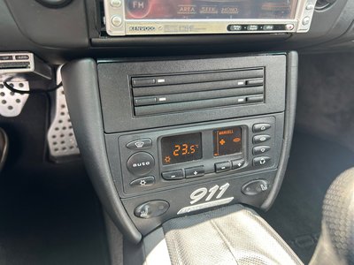 2004 Porsche 911 thumbnail 29