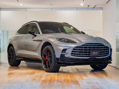 2026 Aston Martin DBX photo 1