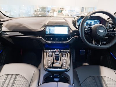 2026 Aston Martin DBX photo 3