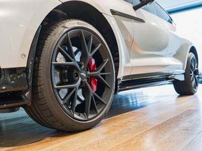 2026 Aston Martin DBX photo 11