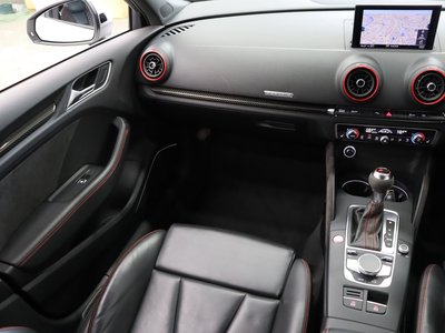 صورة 25 لـ 2018 AUDI RS3 SPORTBACK