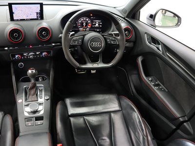 صورة 26 لـ 2018 AUDI RS3 SPORTBACK