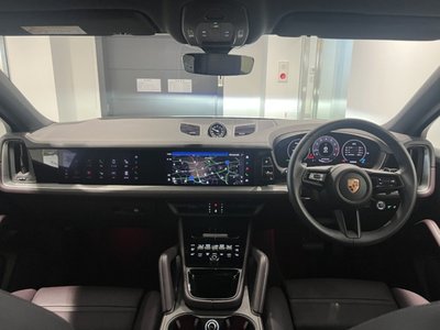 2025 Porsche CAYENNE 缩略图 8