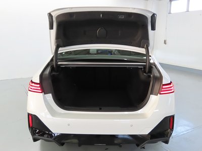 صورة مصغرة 30 لـ 2025 BMW 5 SERIES