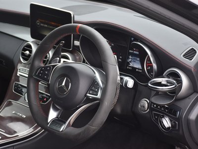 صورة 19 لـ 2015 Mercedes-BENZ C-CLASS AMG