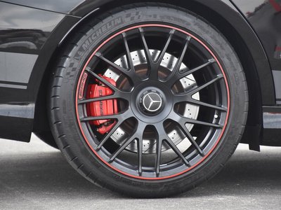 صورة 13 لـ 2015 Mercedes-BENZ C-CLASS AMG