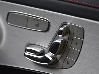صورة 34 لـ 2015 Mercedes-BENZ C-CLASS AMG