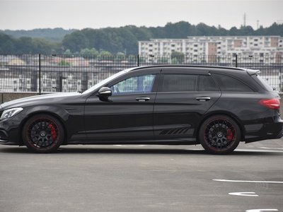 صورة 46 لـ 2015 Mercedes-BENZ C-CLASS AMG