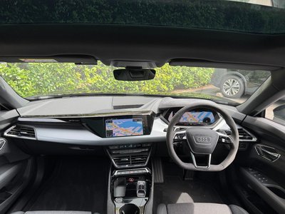 صورة 10 لـ 2023 AUDI E-TRON GT QUATTRO