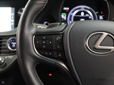 2017 Lexus LS thumbnail 19