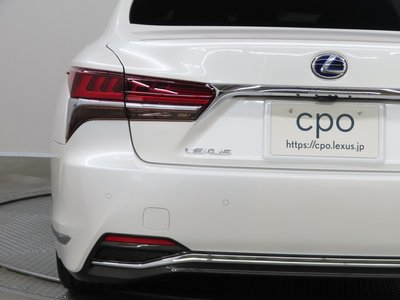 2017 Lexus LS photo 8