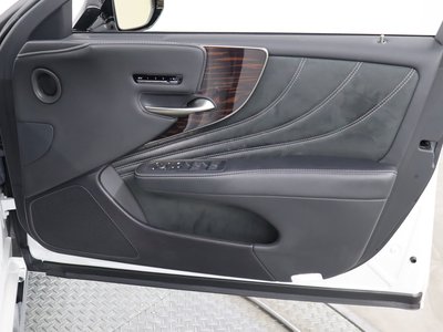 2017 Lexus LS photo 13