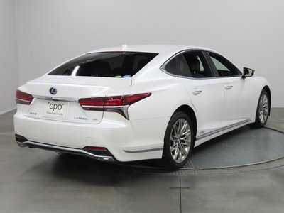 2017 Lexus LS photo 2