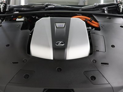 2017 Lexus LS thumbnail 24