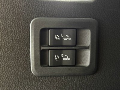 2023 Toyota LAND CRUISER 300 thumbnail 38