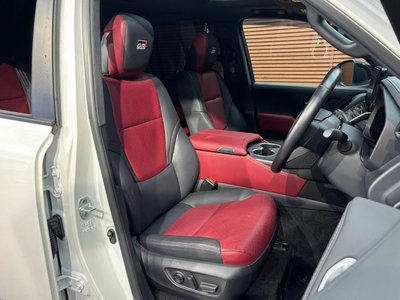 2023 Toyota LAND CRUISER 300 thumbnail 43
