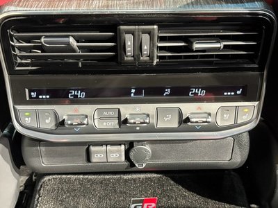 2023 Toyota LAND CRUISER 300 thumbnail 44