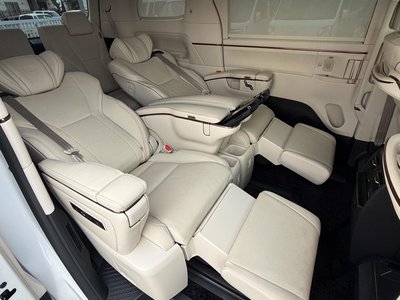 صورة 38 لـ 2024 Lexus LM
