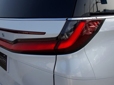 صورة 16 لـ 2024 Lexus LM