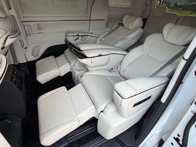 صورة 4 لـ 2024 Lexus LM
