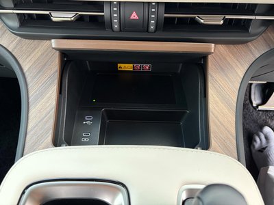 صورة 31 لـ 2024 Lexus LM