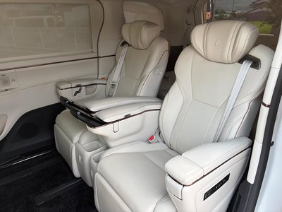 صورة 3 لـ 2024 Lexus LM