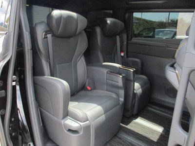 2025 Toyota ALPHARD — фото 32