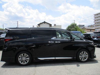 2025 Toyota ALPHARD — фото 14