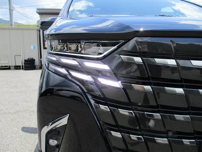2025 Toyota ALPHARD — фото 4