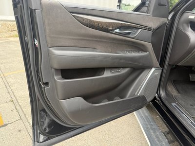 صورة مصغرة 18 لـ 2016 Cadillac ESCALADE