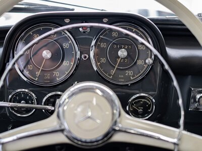 1960 Mercedes-BENZ SL 照片 16