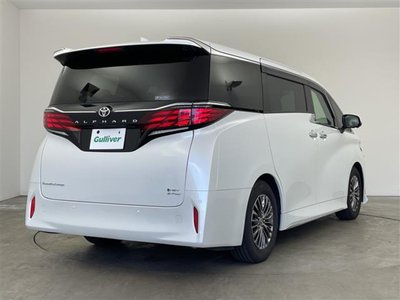 2024 Toyota ALPHARD — фото 3