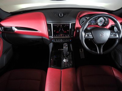 2023 Maserati LEVANTE — фото 6