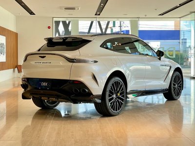 2026 Aston Martin DBX 缩略图 8